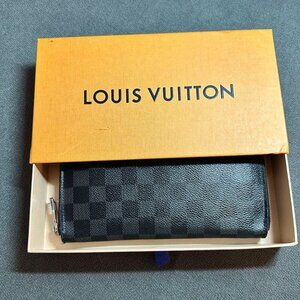 ✨ Louis Vuitton Damier Zippy Wallet Organizer with Box